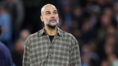 Man City thua ngay từ… chiếc áo gây tranh cãi của Pep Guardiola!